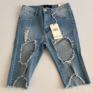 NWTAmerican Bazi Light Blue Distressed Bermuda Jean Shorts Size Small Inseam 12”